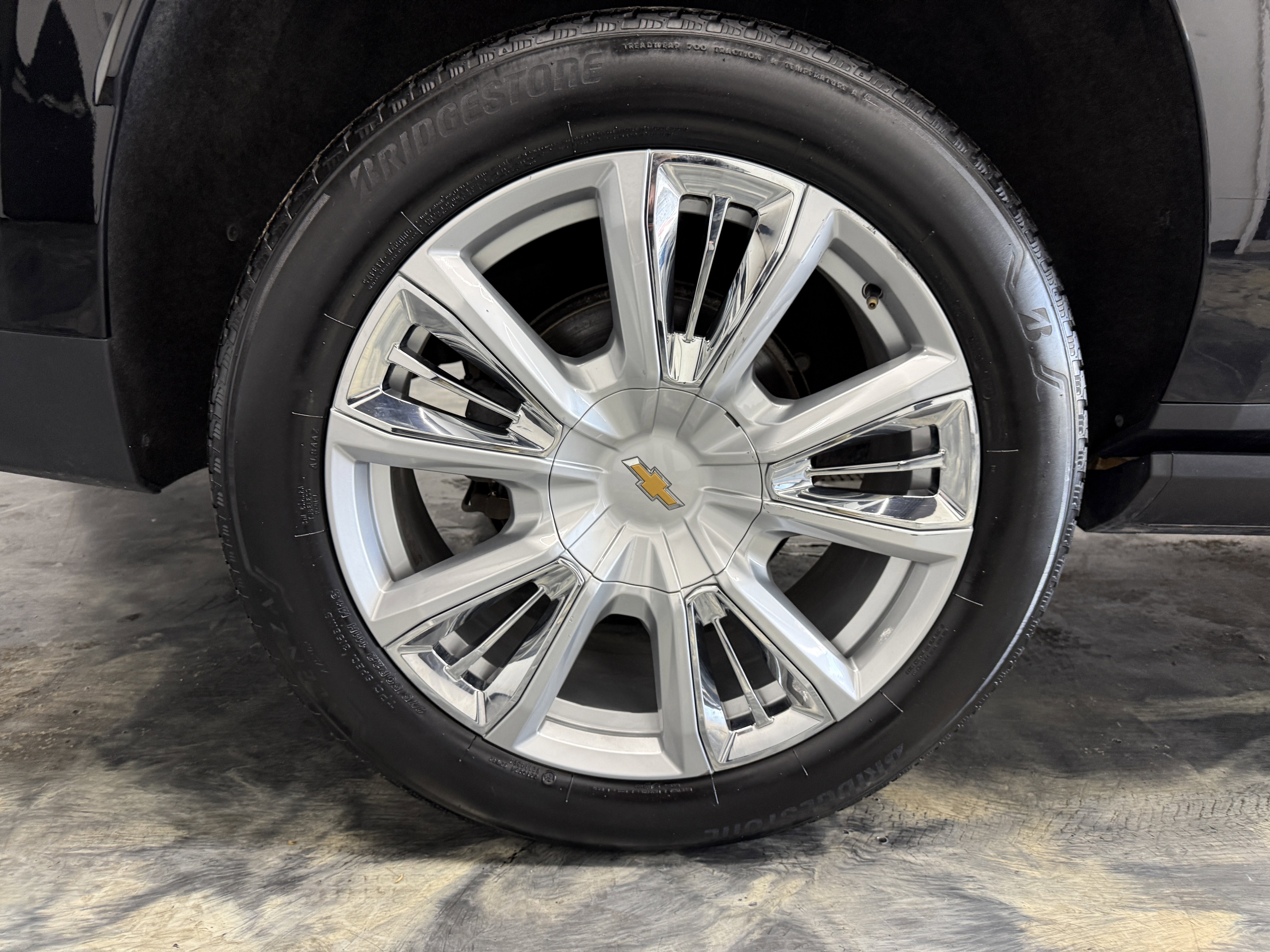 Used 2021 Chevrolet Suburban High Country AWD/4WD image 38