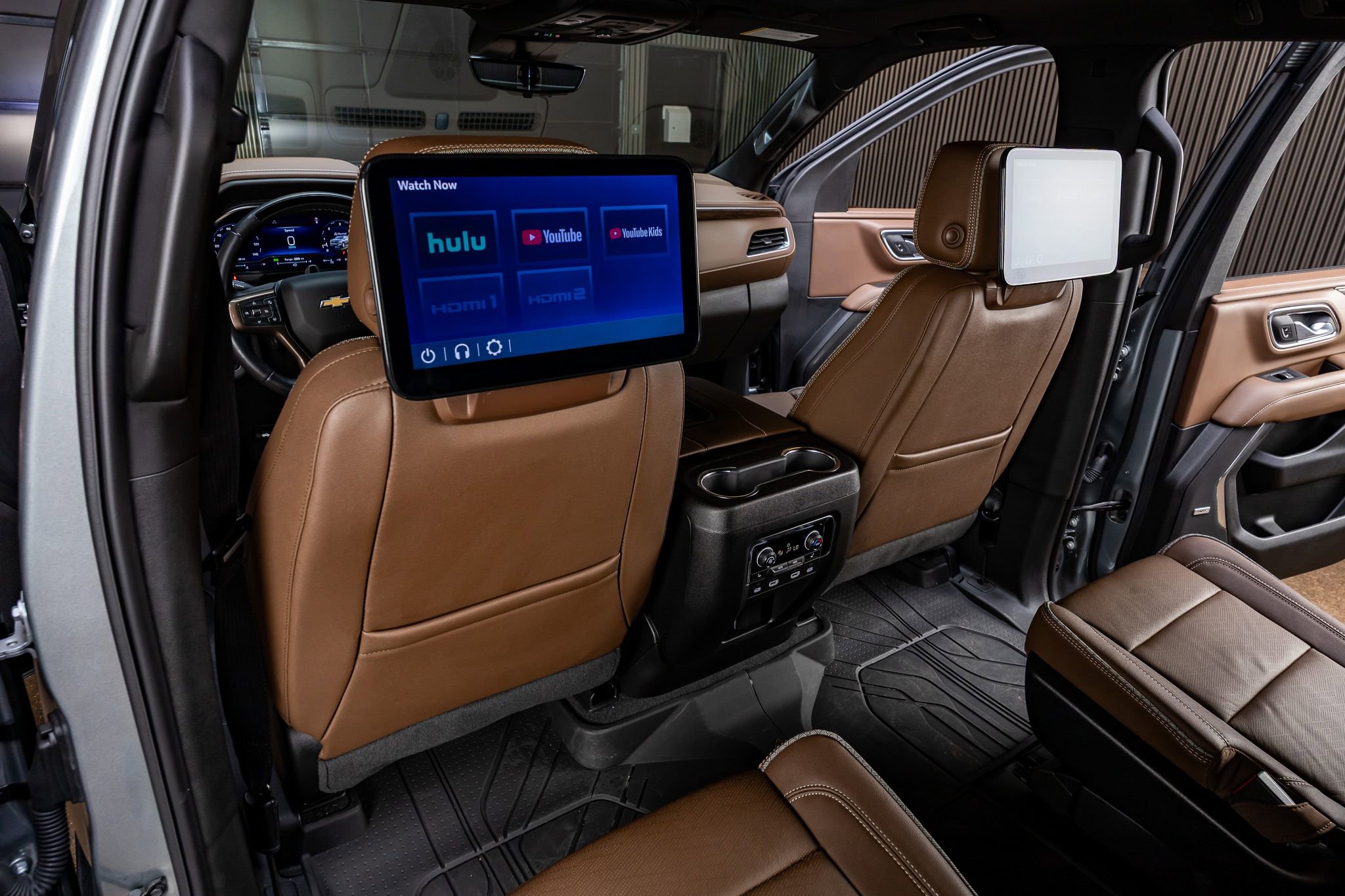 Used 2024 Chevrolet Suburban High Country w/ Advanced Technology Package AWD/4WD image 34