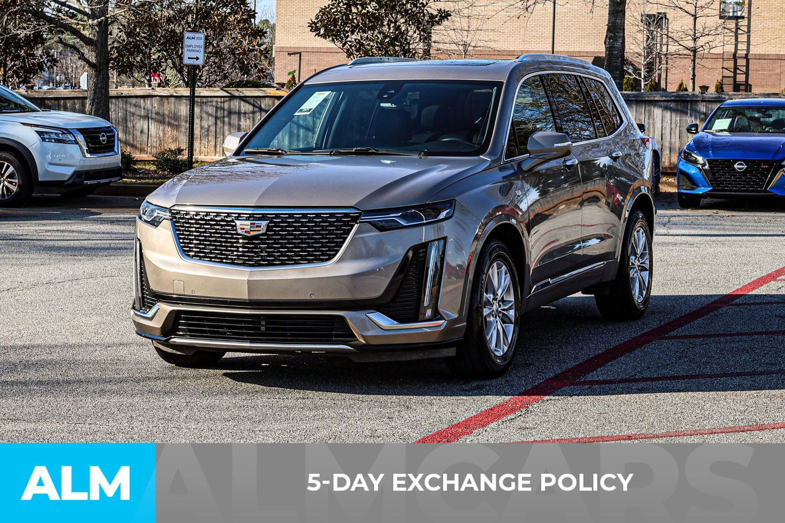 Used 2022 Cadillac XT6 Luxury image 3