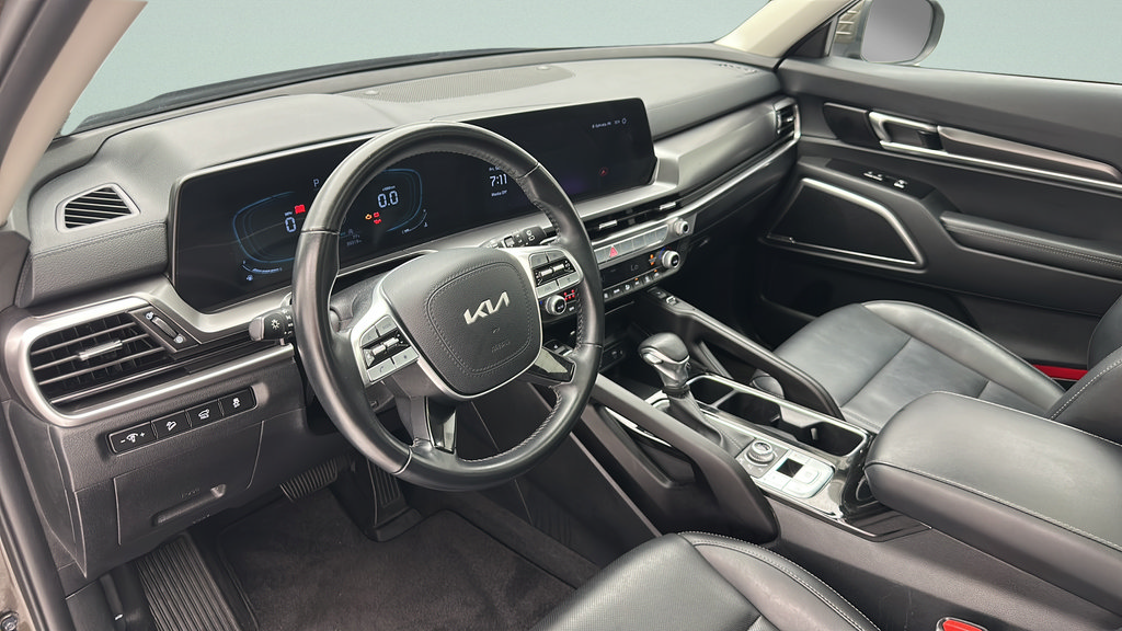 Used 2025 Kia Telluride S AWD/4WD image 11