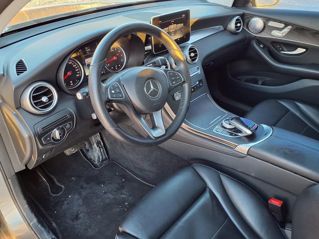 Used 2017 Mercedes-Benz GLC 300 4MATIC Coupe image 11