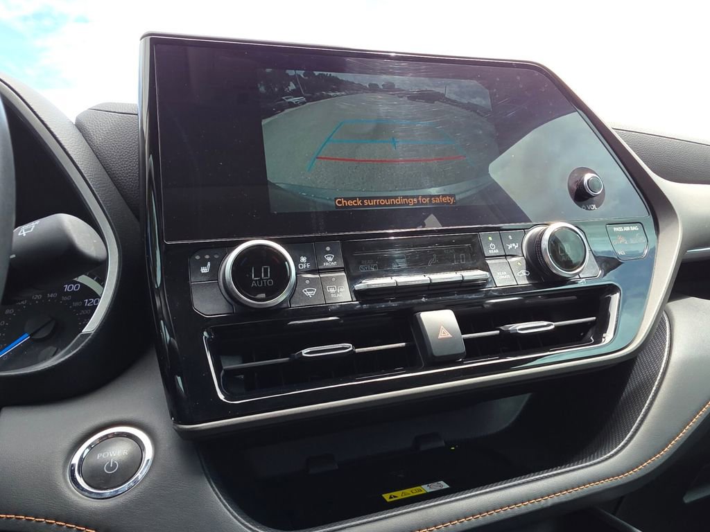 Used 2023 Toyota Highlander Bronze Edition image 33