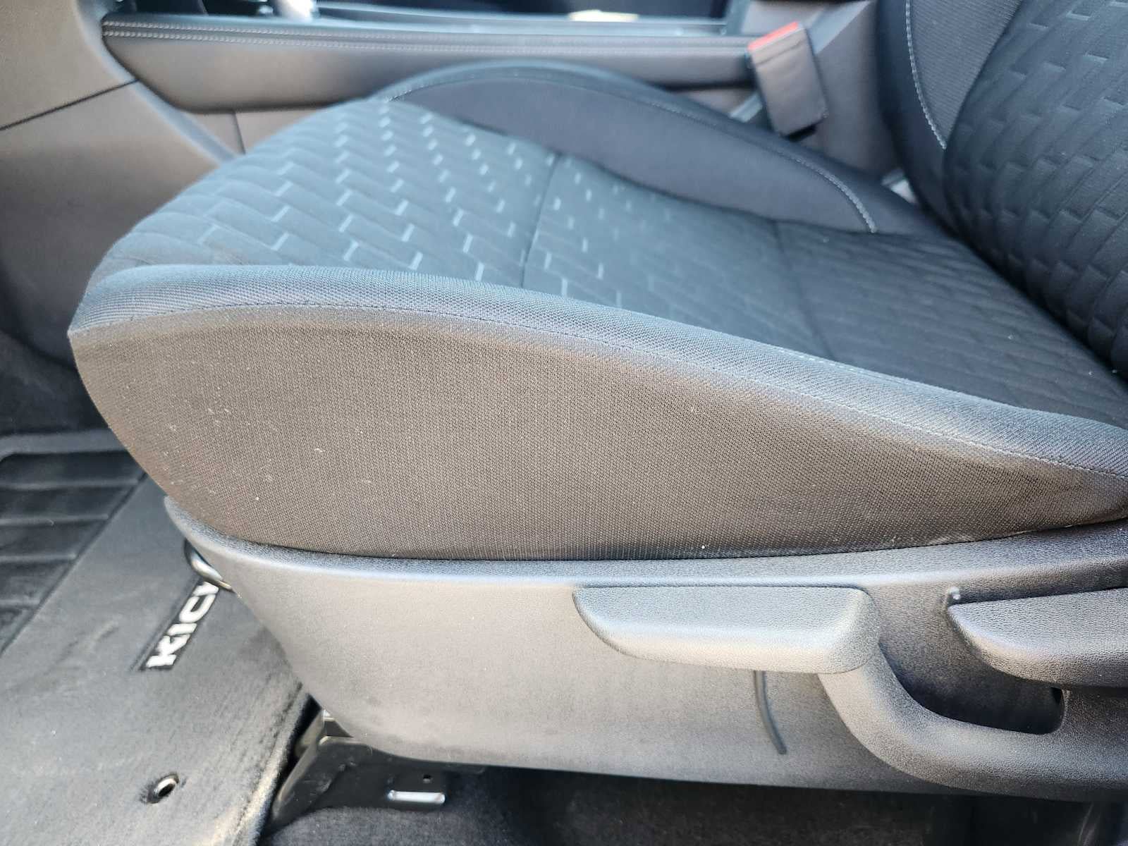 Used 2023 Nissan Kicks SV FWD image 8