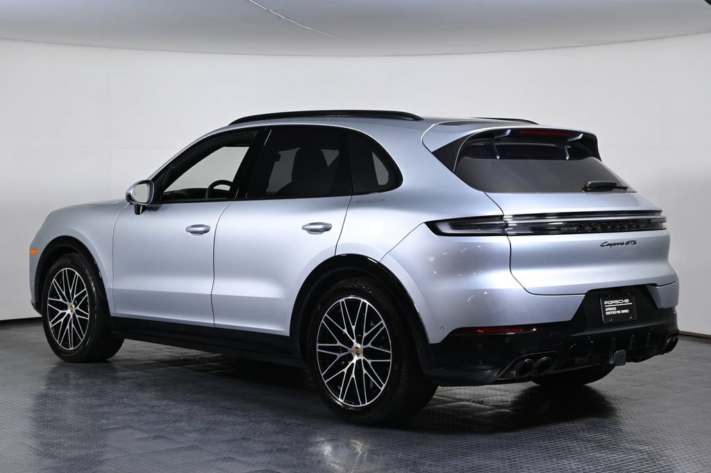 Certified 2025 Porsche Cayenne GTS AWD/4WD image 3