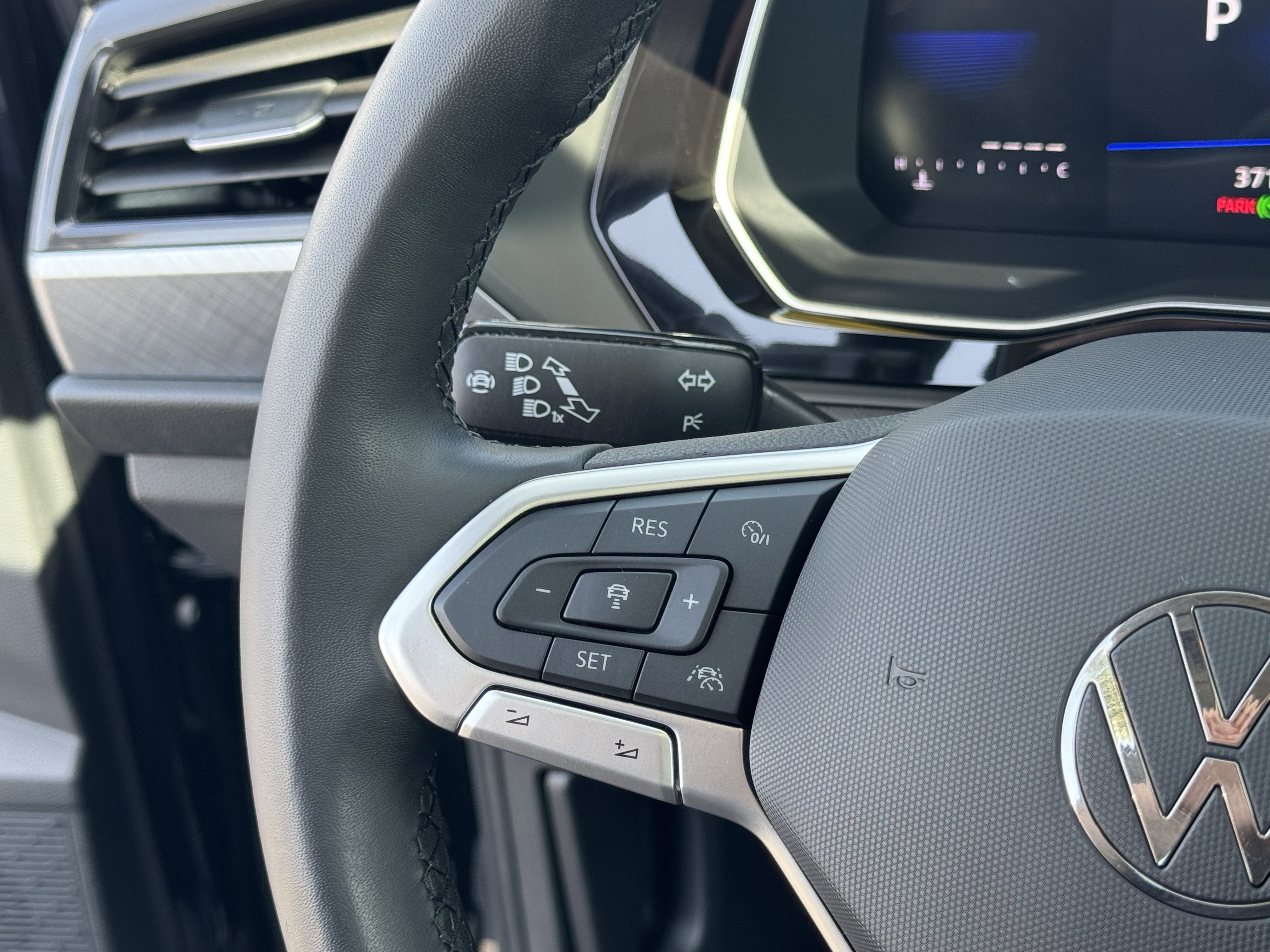 Used 2024 Volkswagen Jetta SE FWD image 22