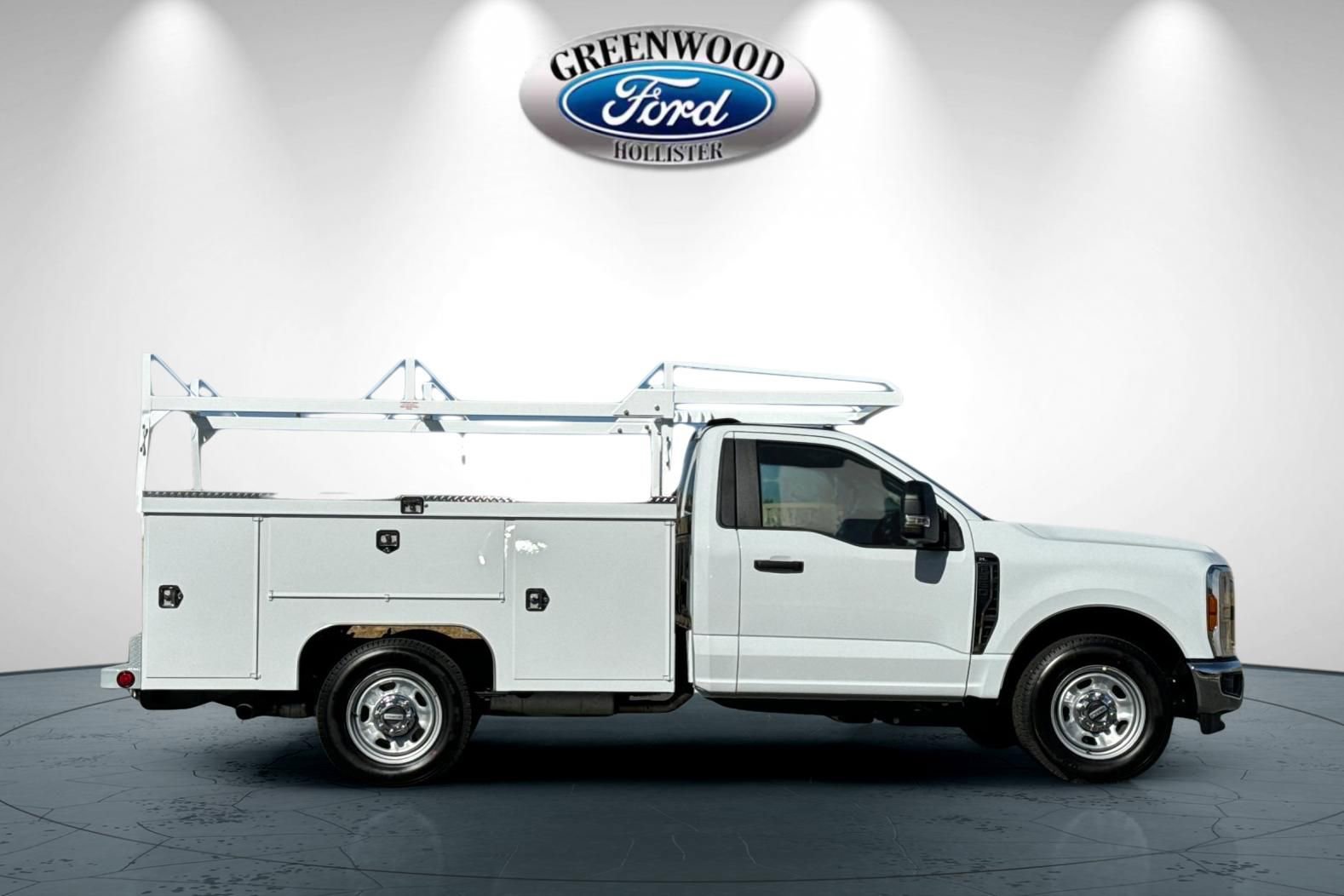 New 2025 Ford F350 XL w/ XL Chrome Package RWD image 3