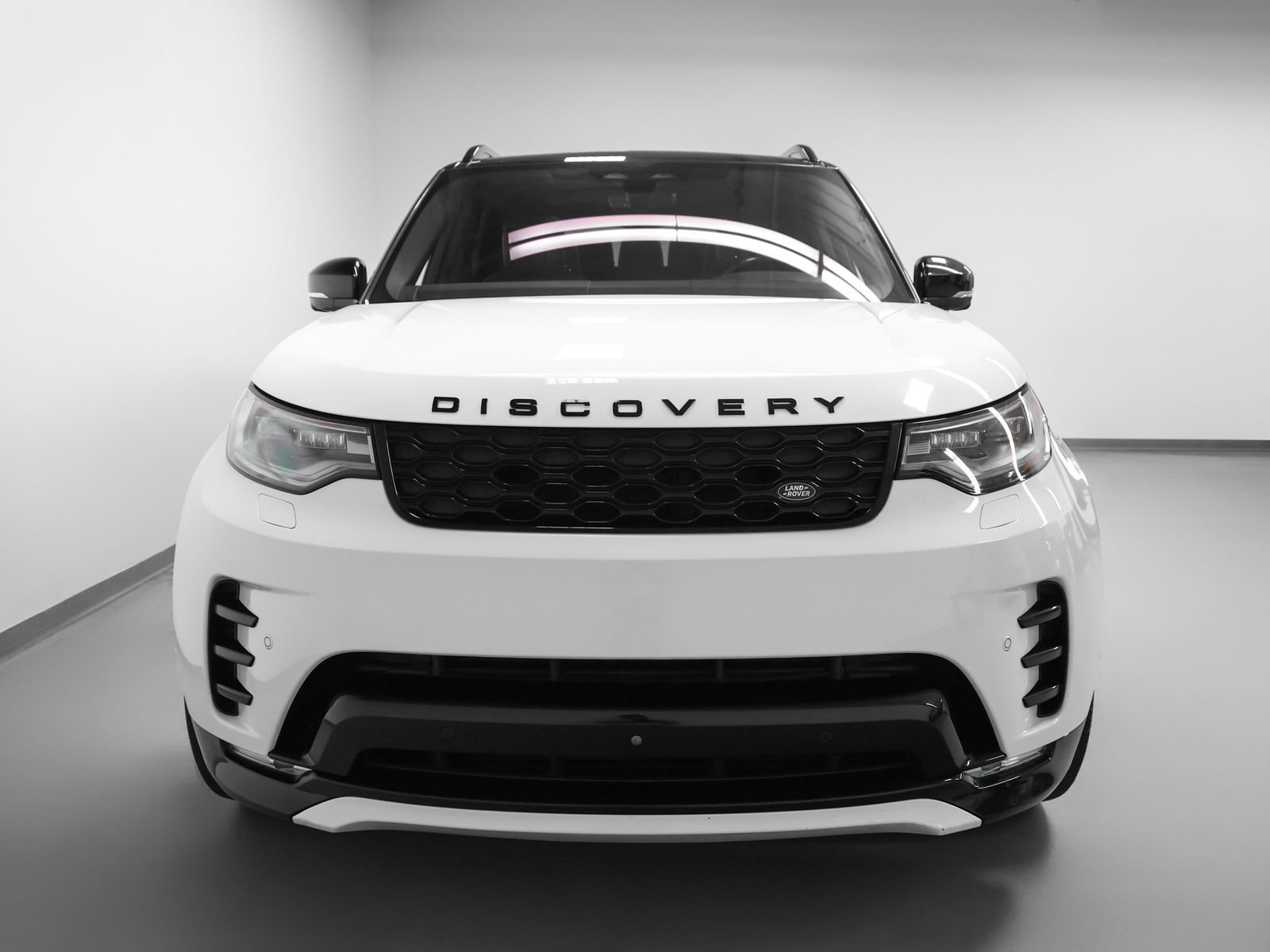 Used 2022 Land Rover Discovery S R-Dynamic AWD/4WD image 8