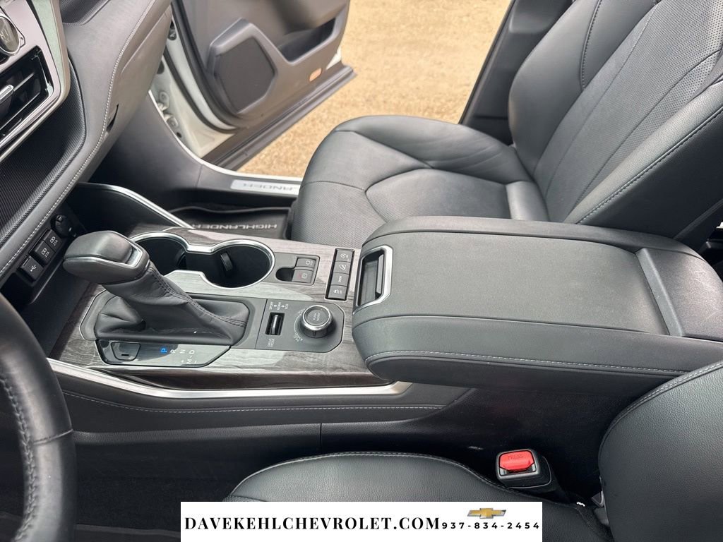 Used 2020 Toyota Highlander Limited image 18