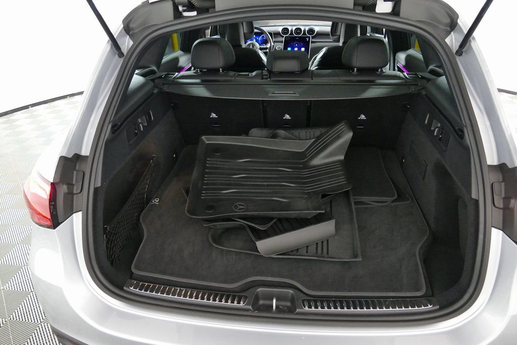 Used 2025 Mercedes-Benz GLC 350e 4MATIC w/ AMG Line image 29