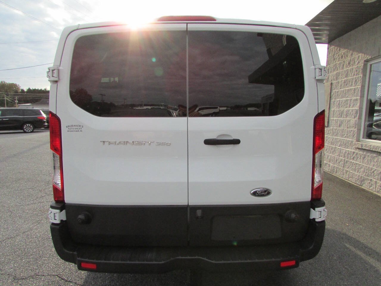 Used 2016 Ford Transit 350 XL RWD image 4