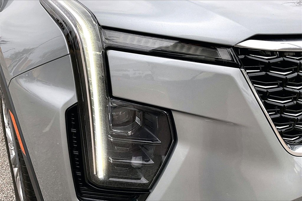 Certified 2024 Cadillac XT4 Premium Luxury image 31