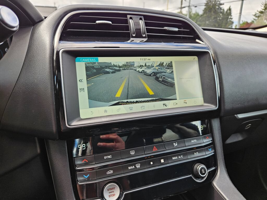 Used 2020 Jaguar F-PACE Premium AWD/4WD image 31