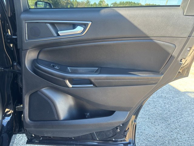 Used 2022 Ford Edge SE w/ Black Appearance Package image 11