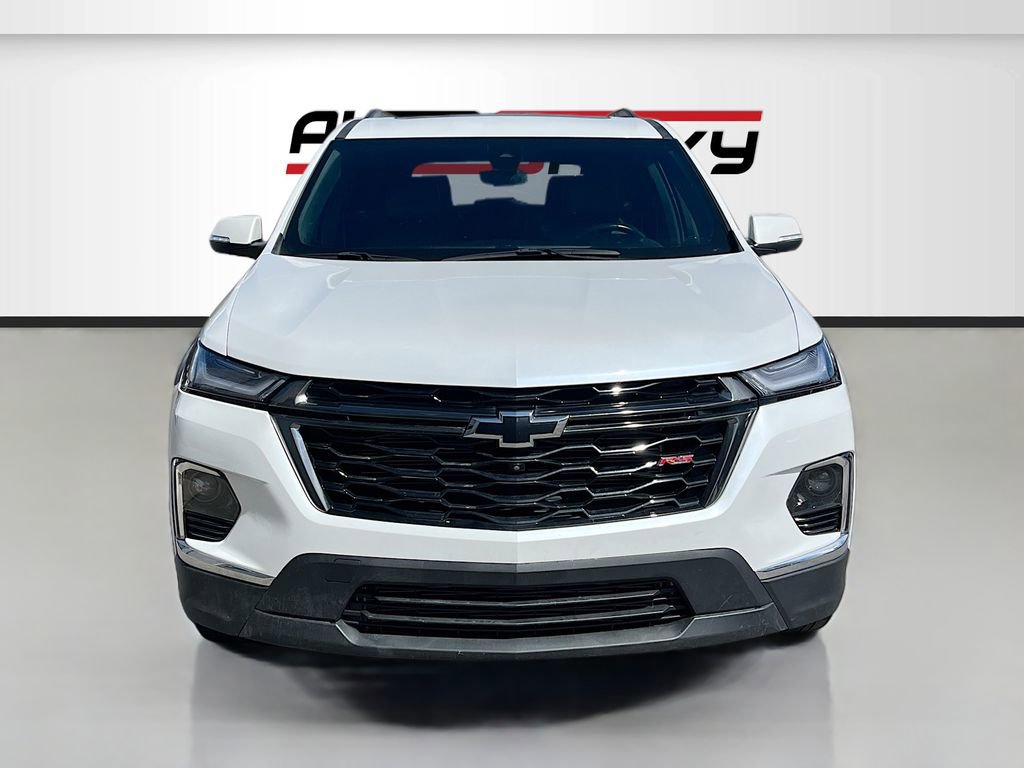 Used 2023 Chevrolet Traverse RS image 2