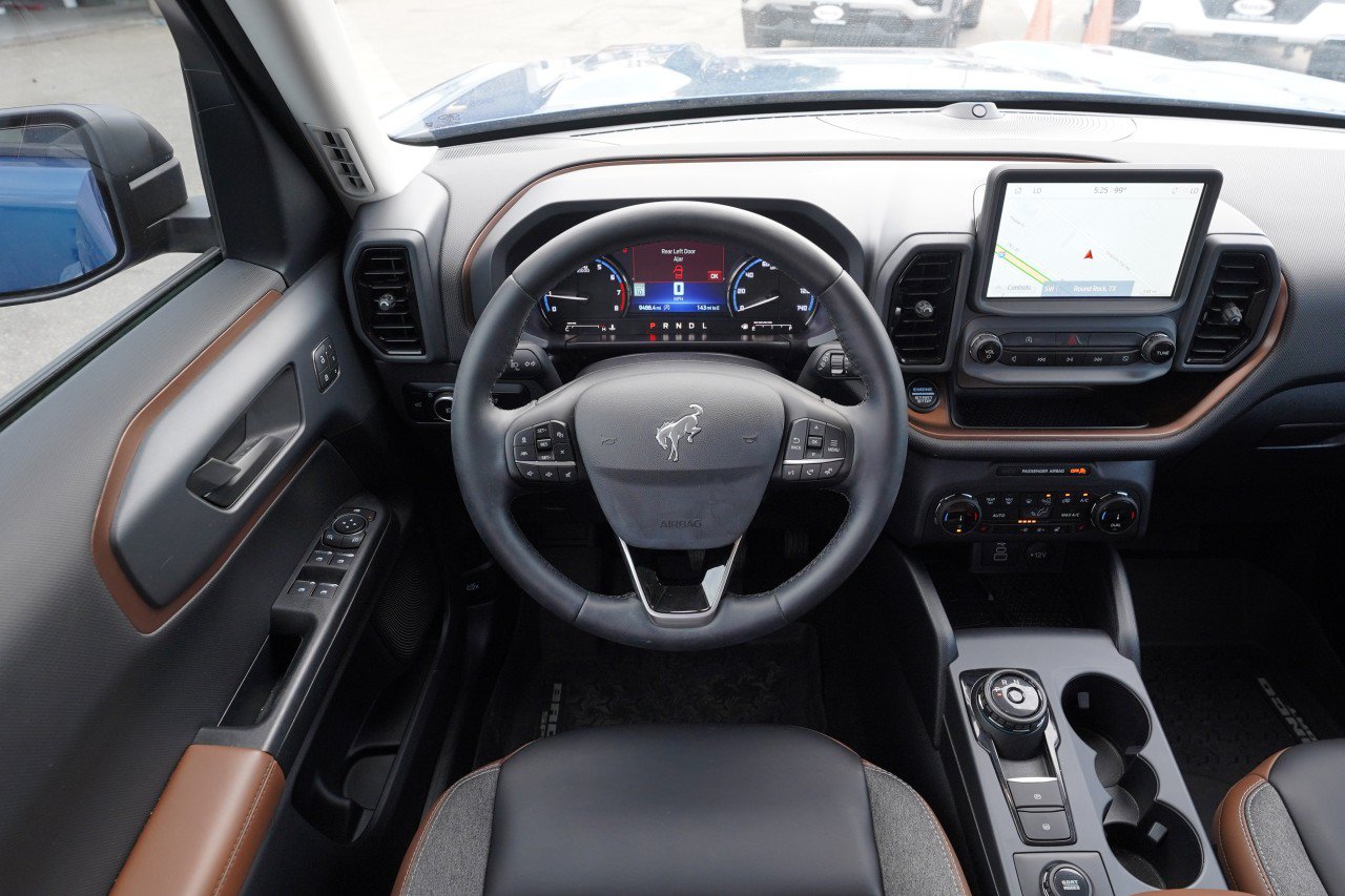 Used 2024 Ford Bronco Sport Outer Banks w/ Tech Package AWD/4WD image 9