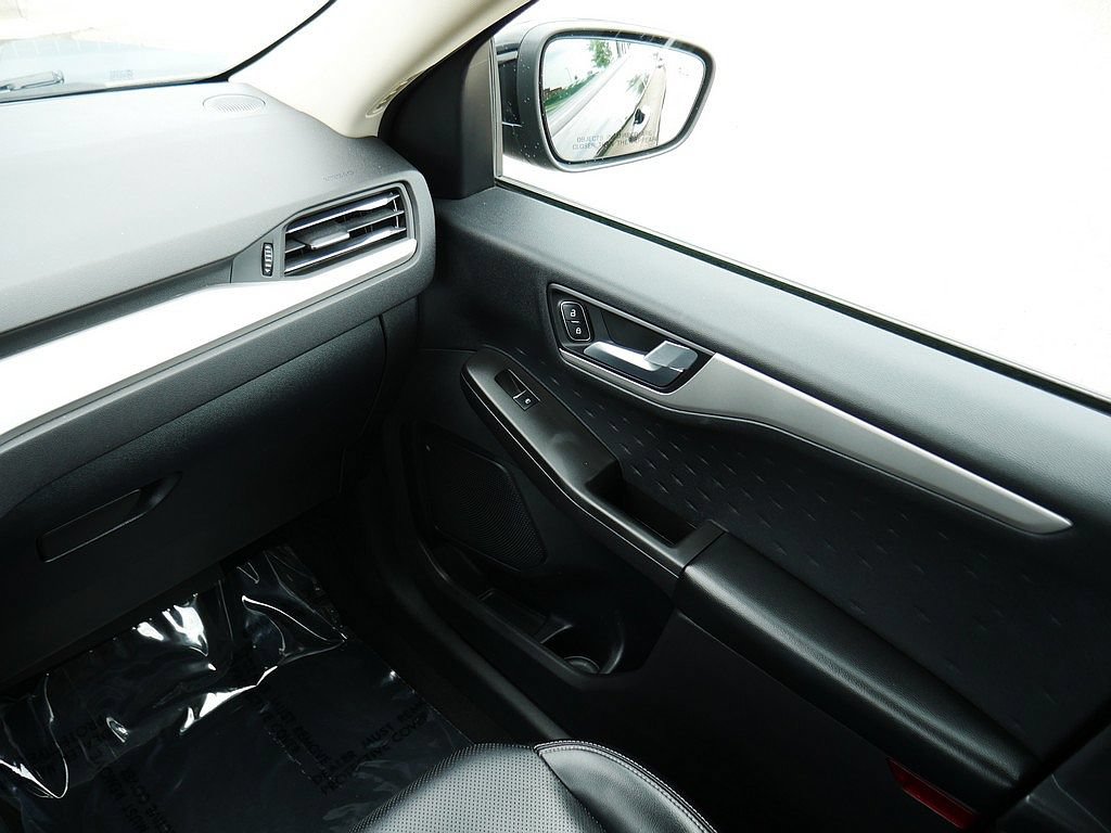 Used 2020 Ford Escape SEL FWD image 25