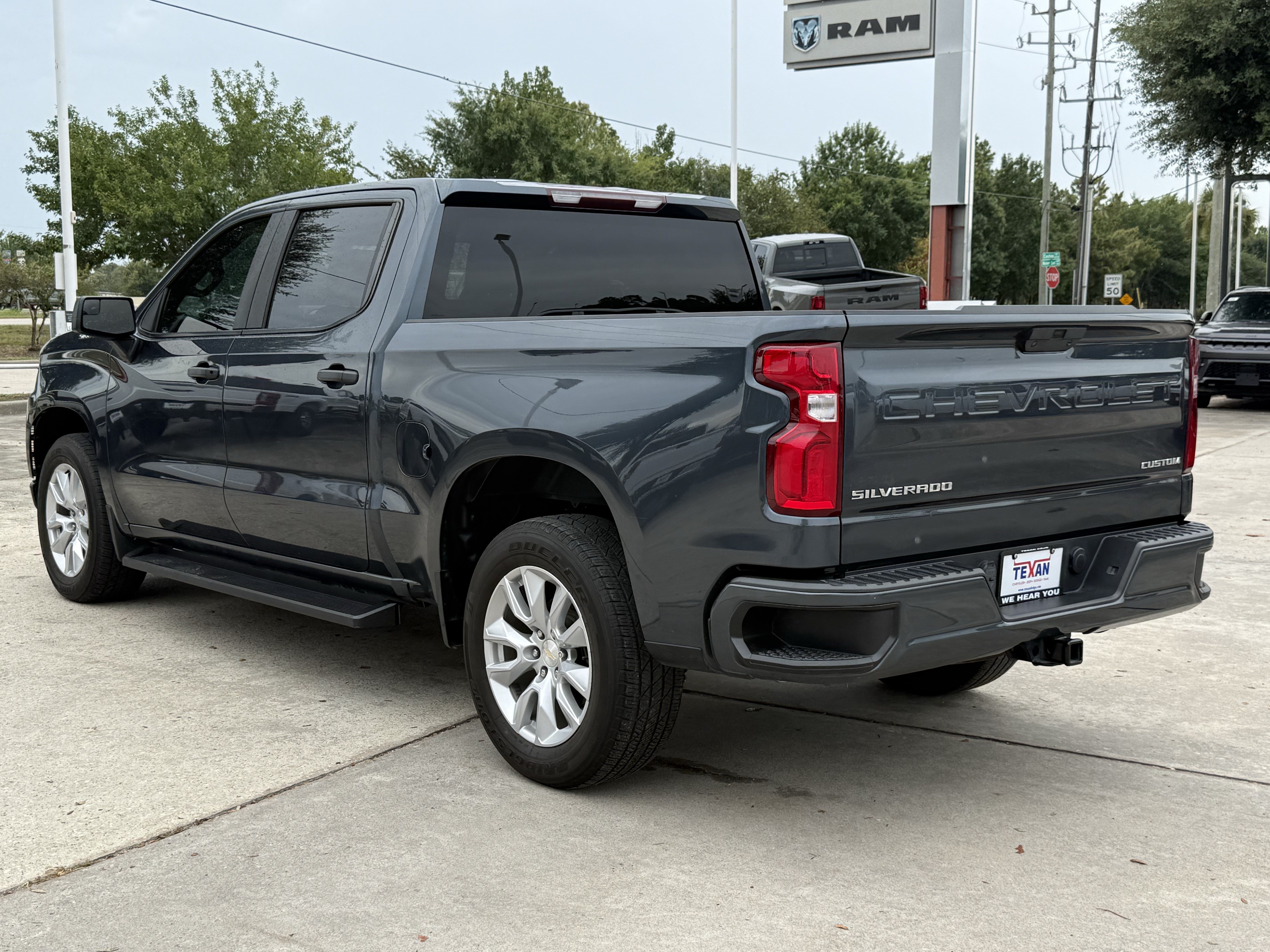 Used 2020 Chevrolet Silverado 1500 Custom w/ Custom Value Package RWD image 7
