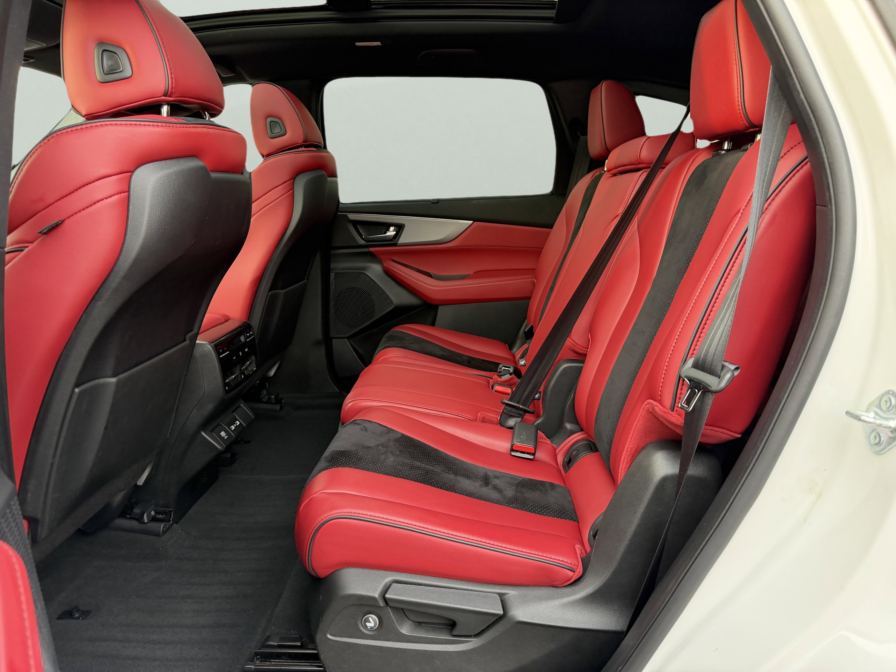 Used 2023 Acura MDX A-Spec image 40