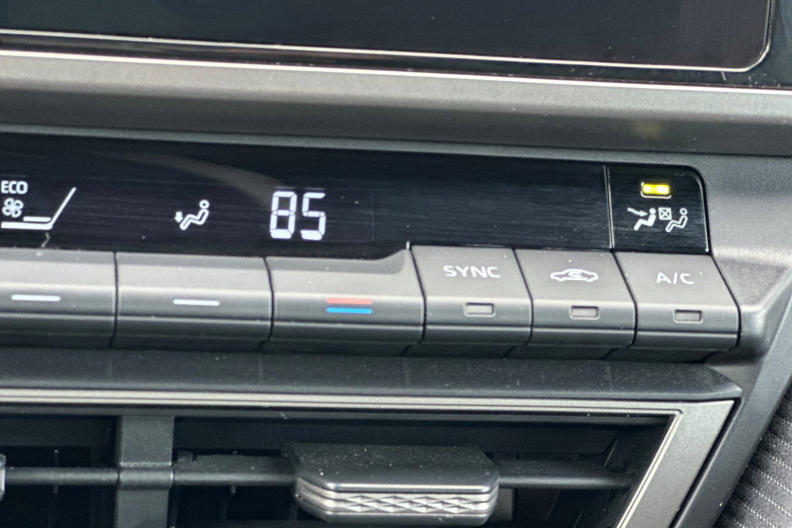 Certified 2025 Toyota Camry SE image 30