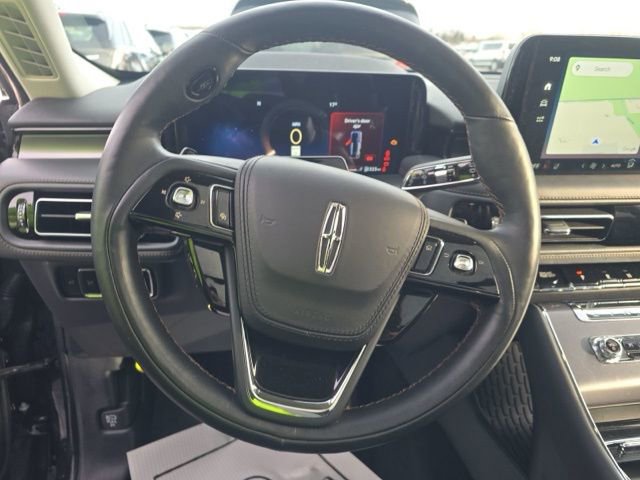 Used 2025 Lincoln Aviator Premiere image 13