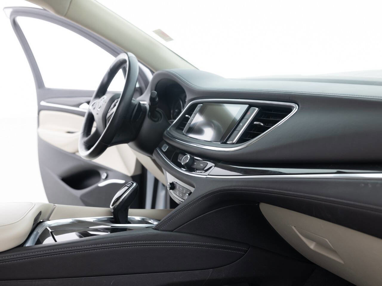 Used 2019 Buick Enclave Essence AWD/4WD image 27