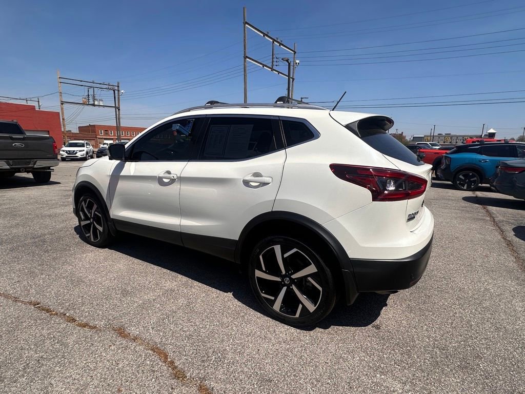 Used 2021 Nissan Rogue Sport SL image 3