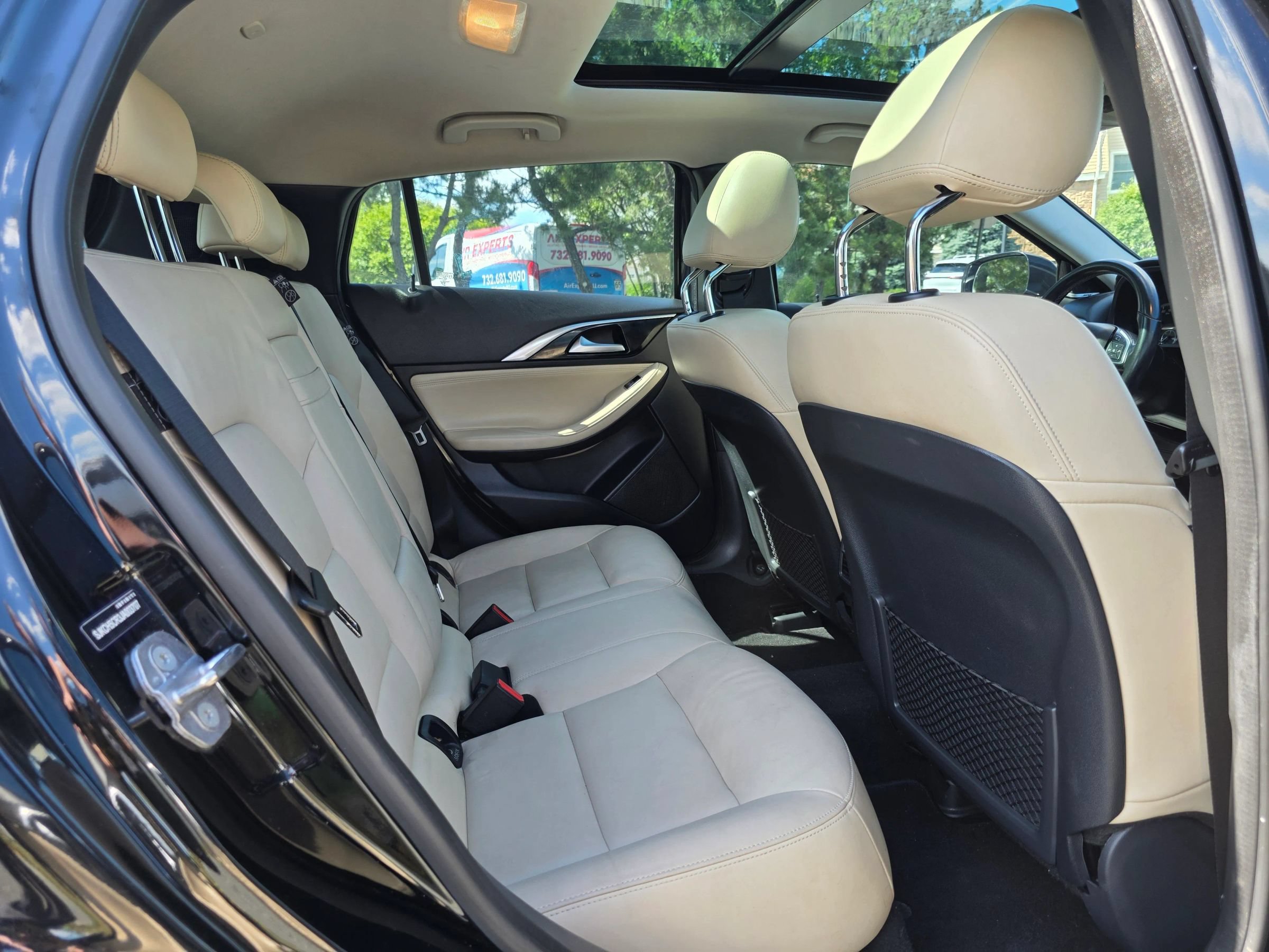 Used 2018 INFINITI QX30 AWD image 17