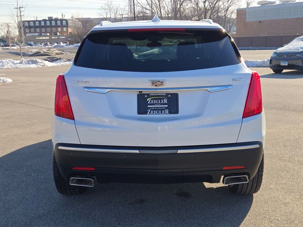 Used 2018 Cadillac XT5 Luxury w/ Driver Awareness Package image 14