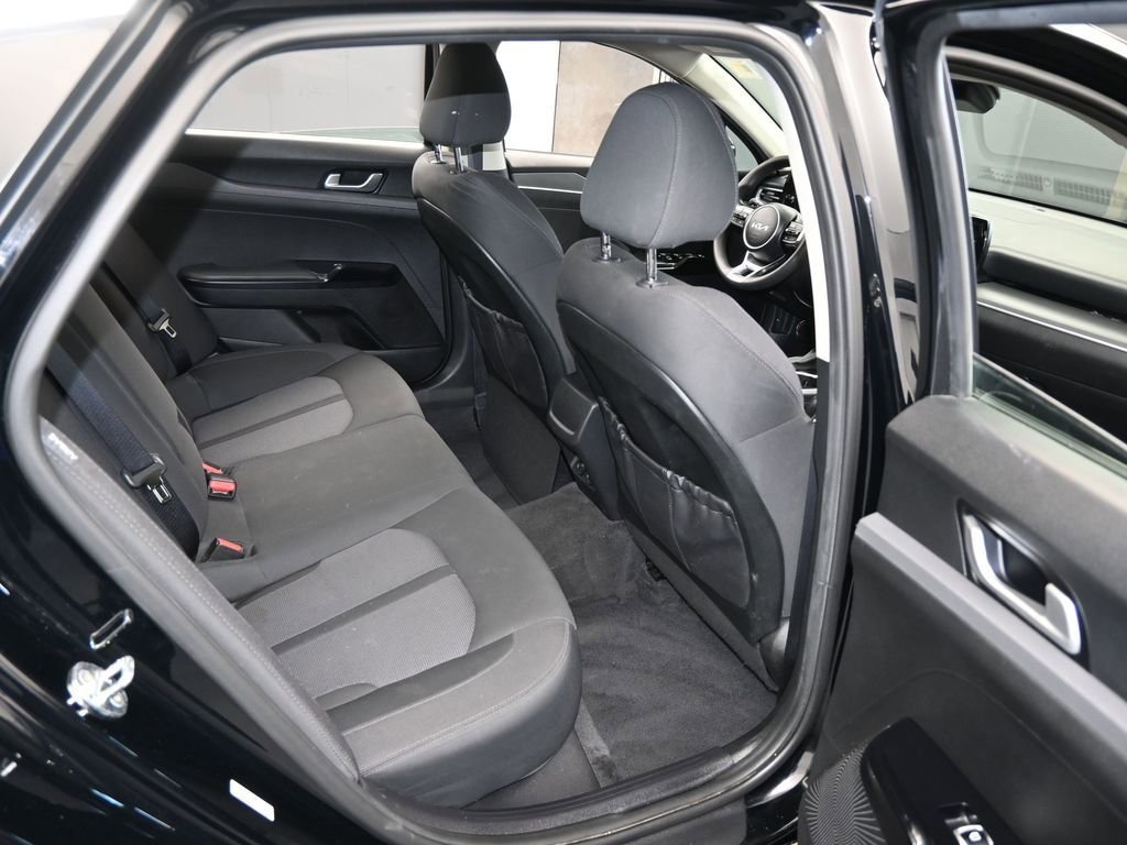 Used 2022 Kia K5 LXS image 32