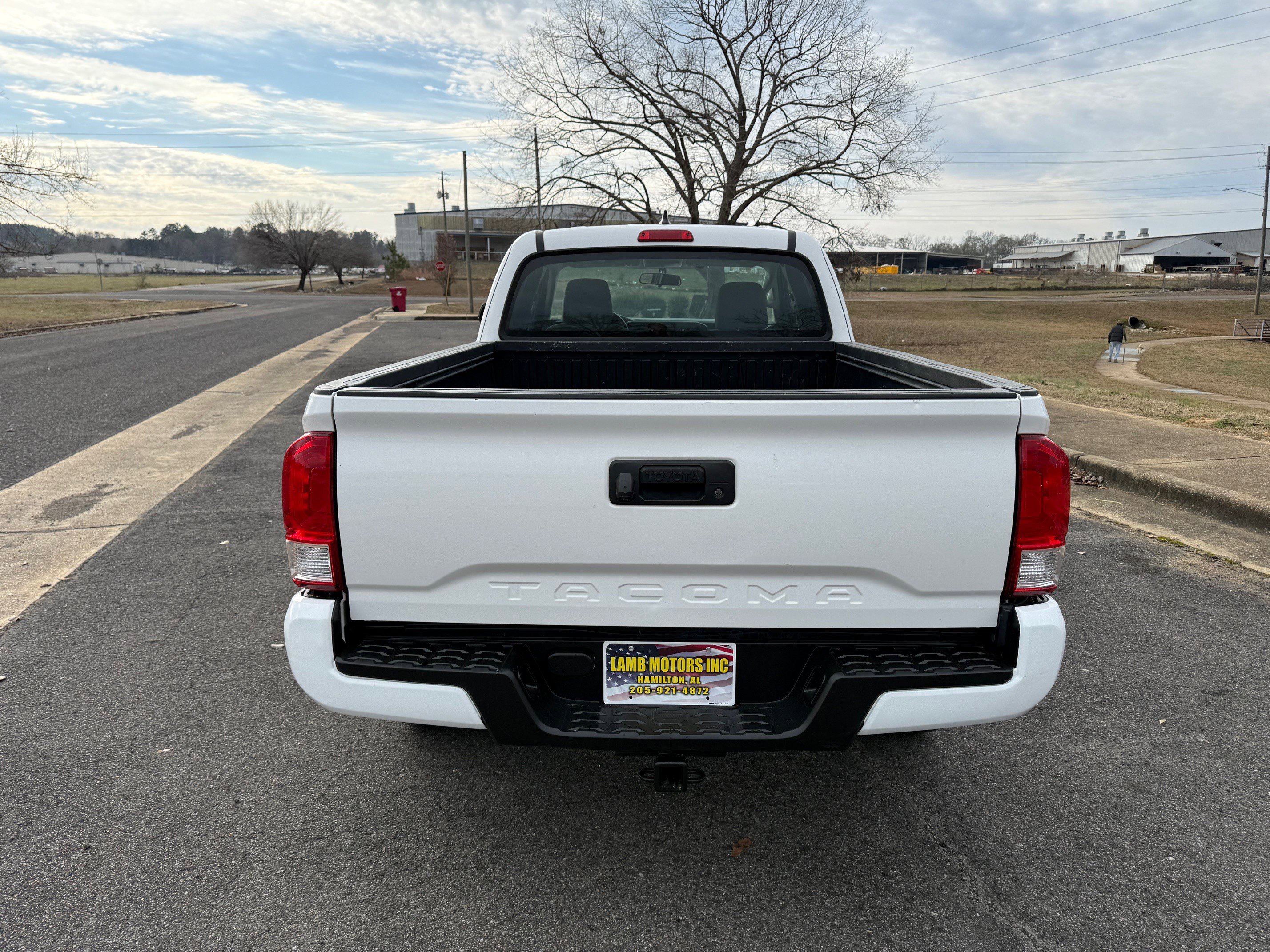 Used 2017 Toyota Tacoma SR RWD image 4