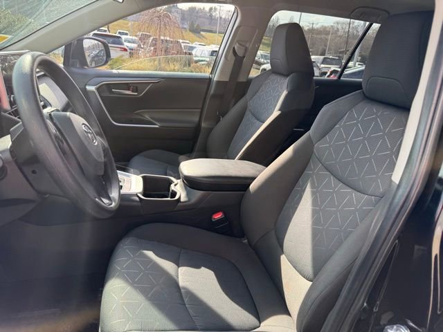 Used 2025 Toyota RAV4 XLE image 24