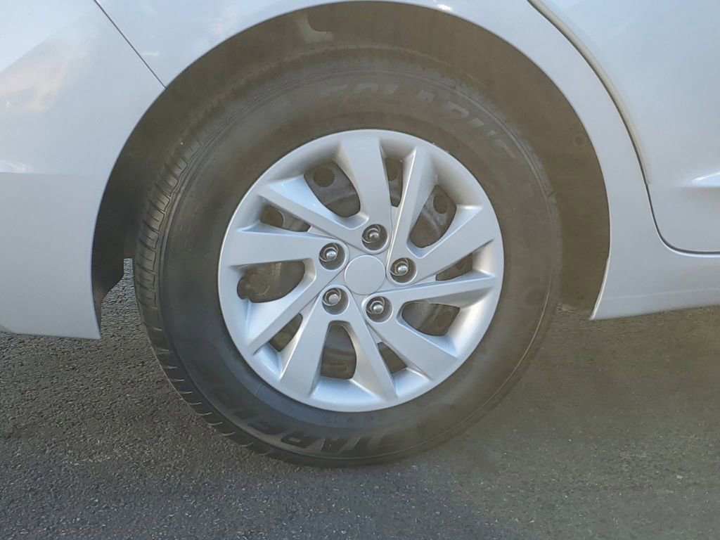 Used 2019 Hyundai Elantra SE w/ Cargo Package image 9