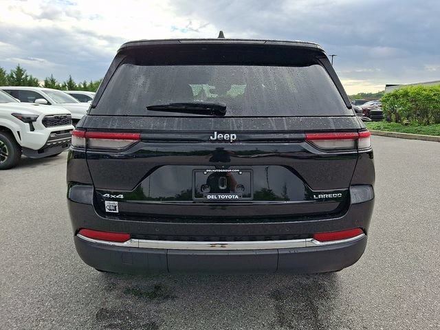 Used 2023 Jeep Grand Cherokee Laredo X AWD/4WD image 5