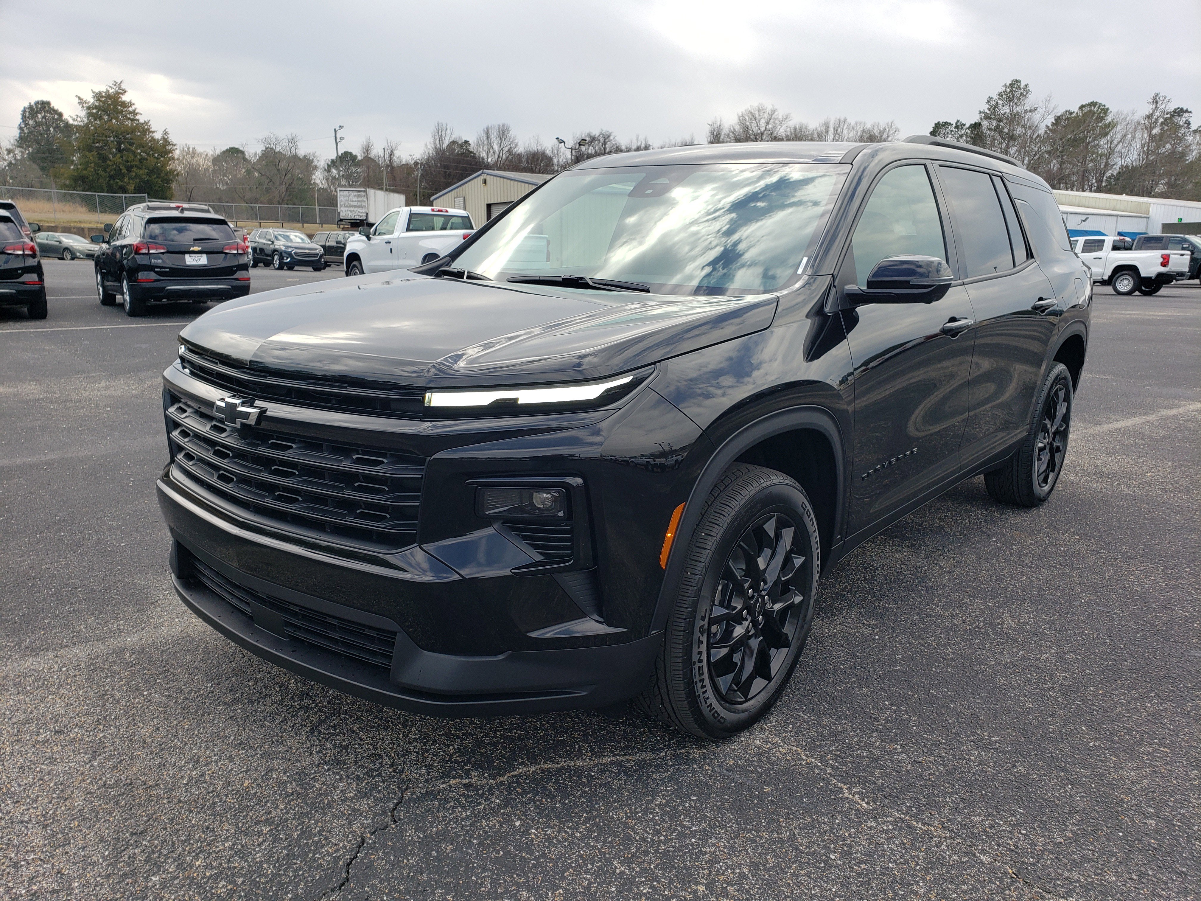 New 2026 Chevrolet Traverse LT w/ Midnight/Sport Edition image 2
