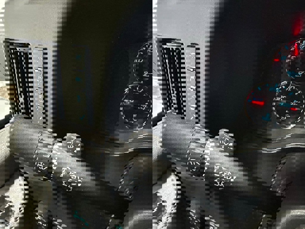 Used 2022 Chevrolet Express 3500 w/ Power Convenience Package image 22