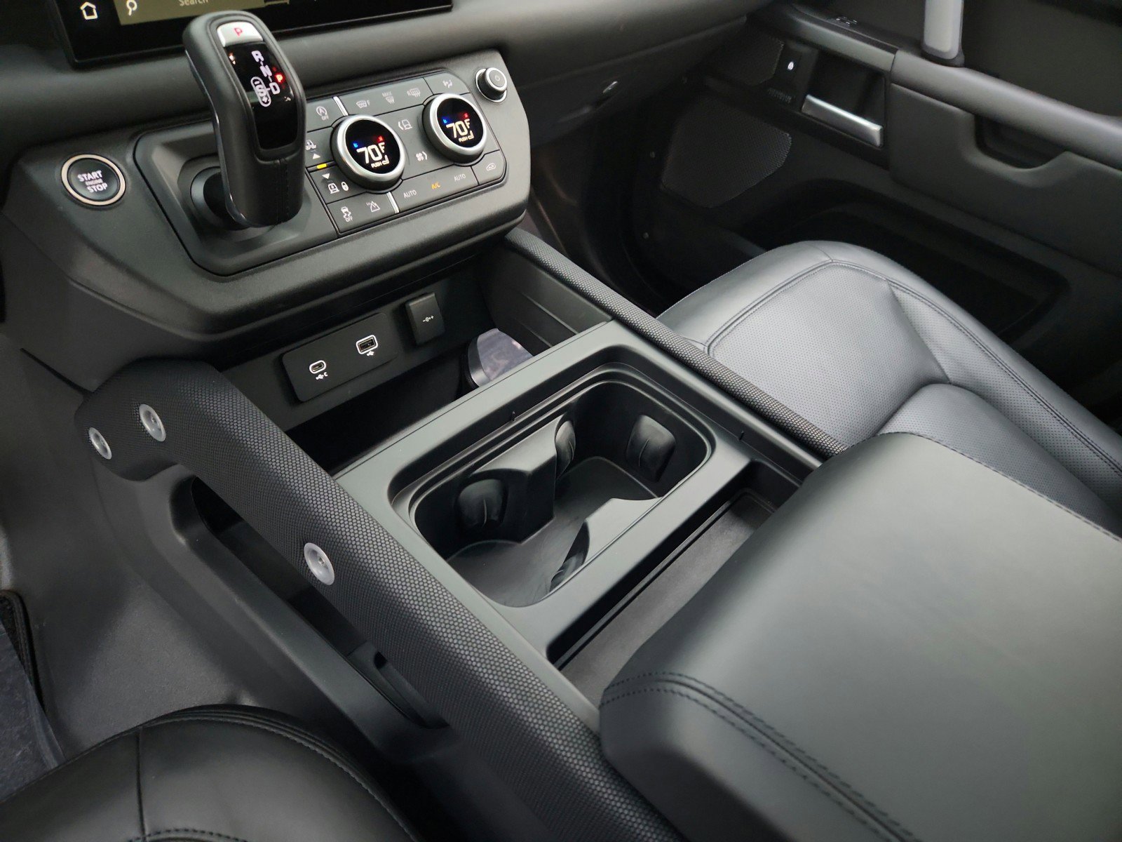 Used 2024 Land Rover Defender 110 V8 image 19