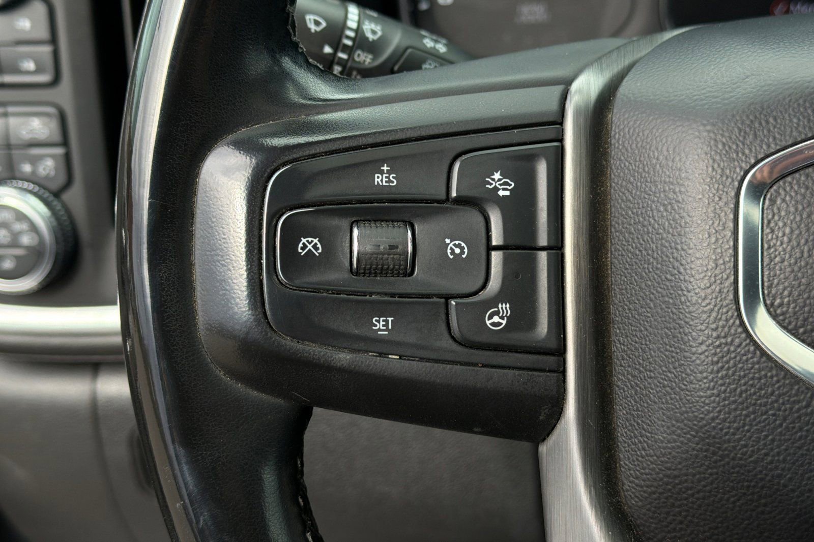 Used 2023 GMC Sierra 2500 Denali image 35