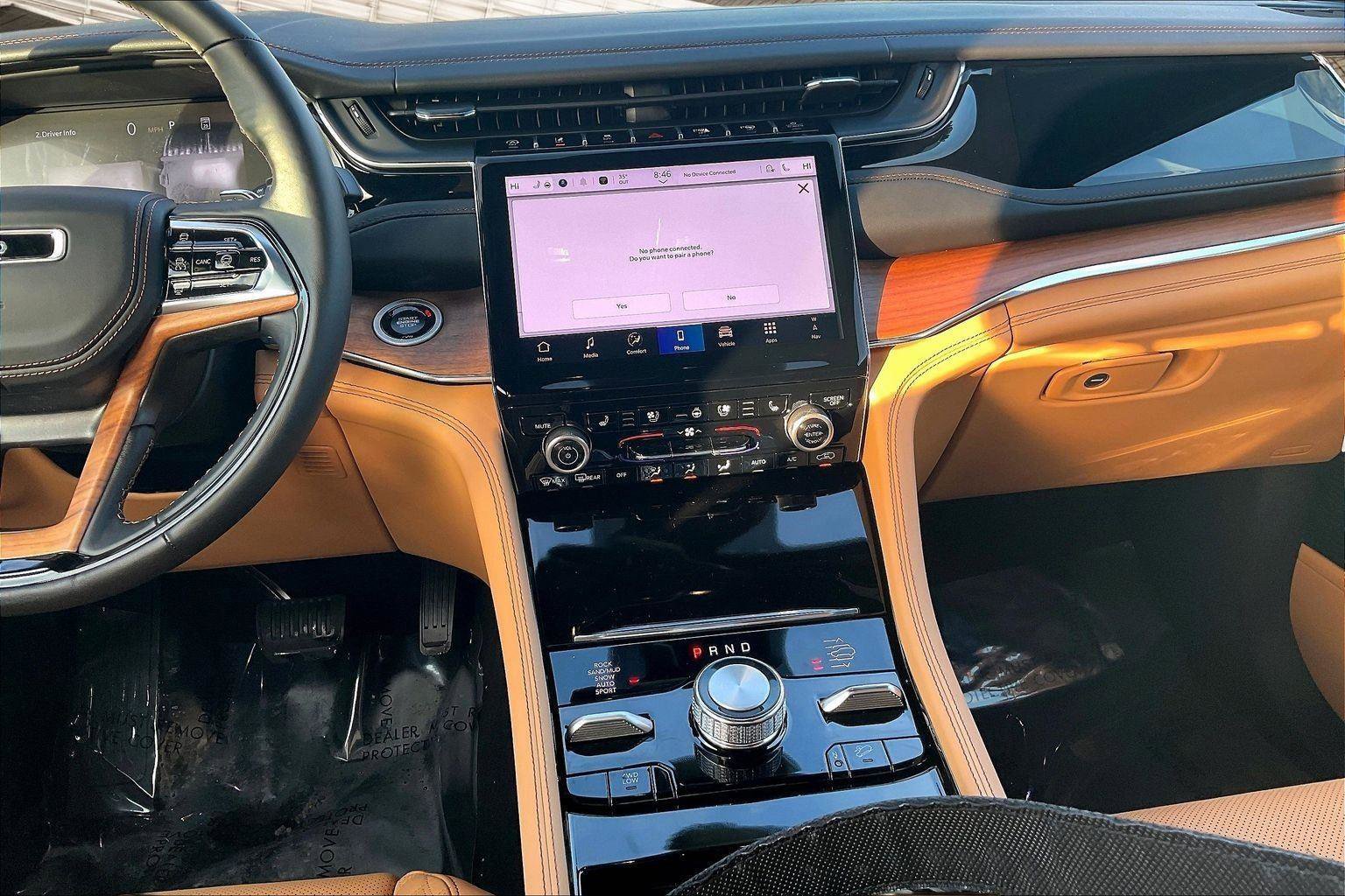 New 2025 Jeep Grand Cherokee Summit image 6