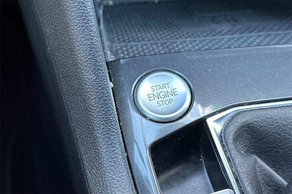 Used 2022 Volkswagen Tiguan SE image 23