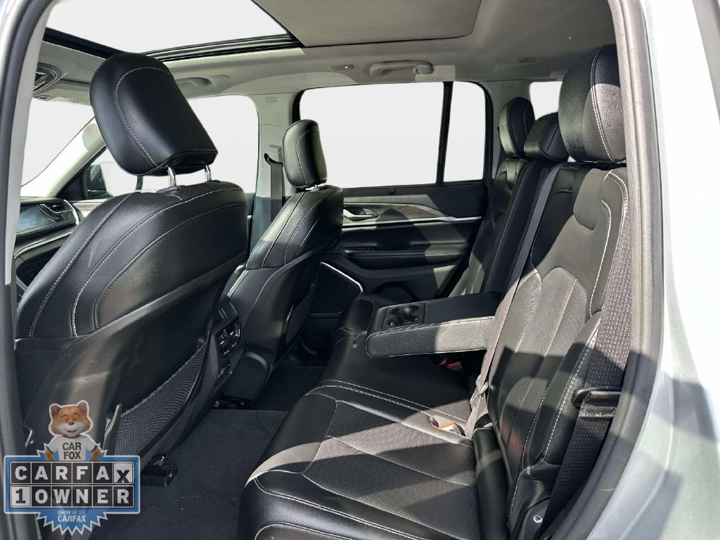 Used 2023 Jeep Grand Cherokee 30th Anniversary AWD/4WD image 15