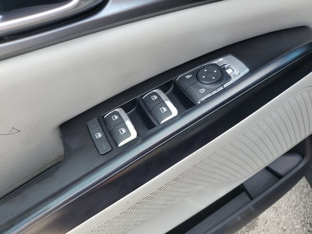 Used 2022 Kia Carnival LX FWD image 22