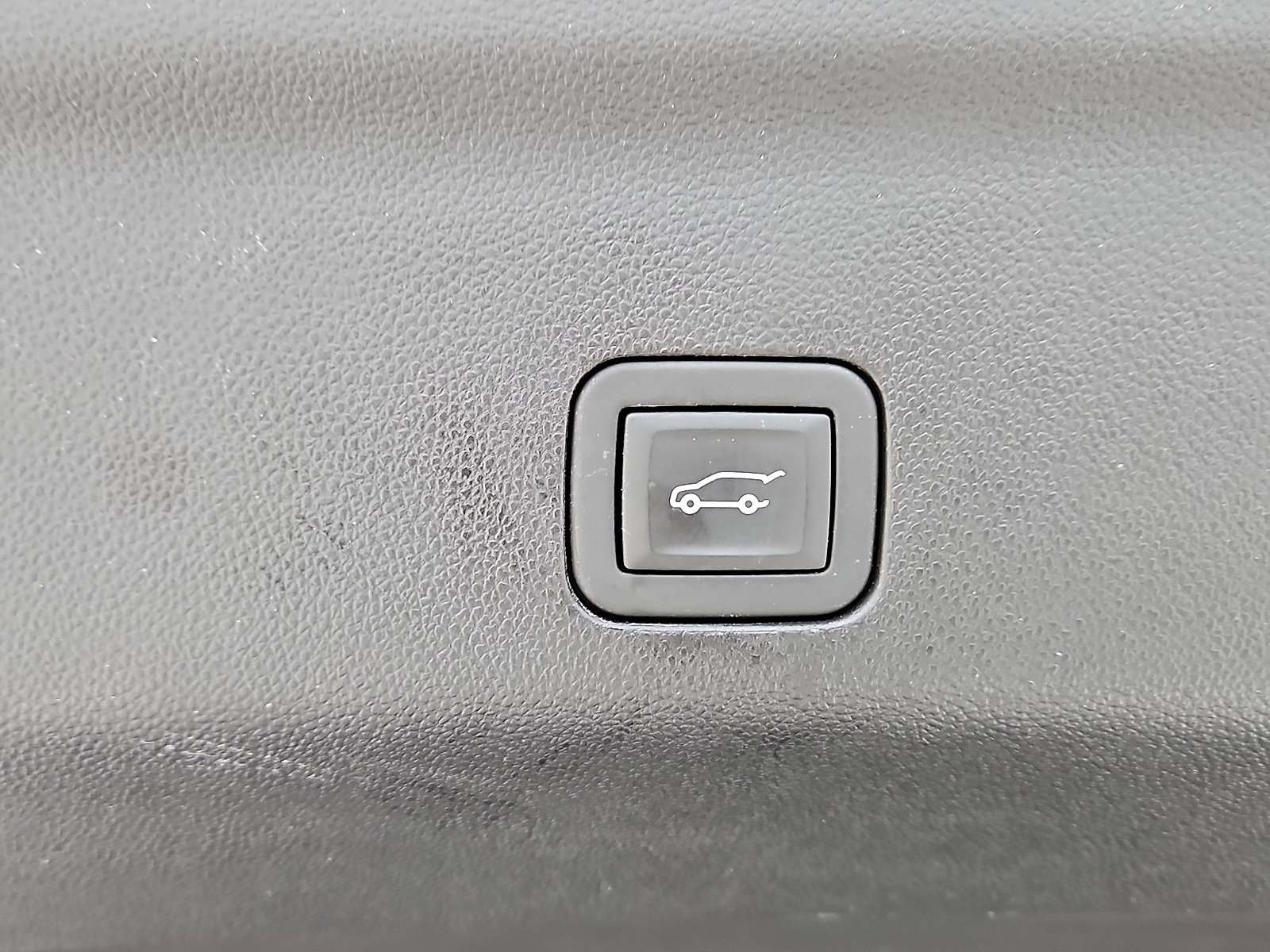 Used 2023 GMC Yukon AT4 w/ LPO, Floor Liner Package image 8