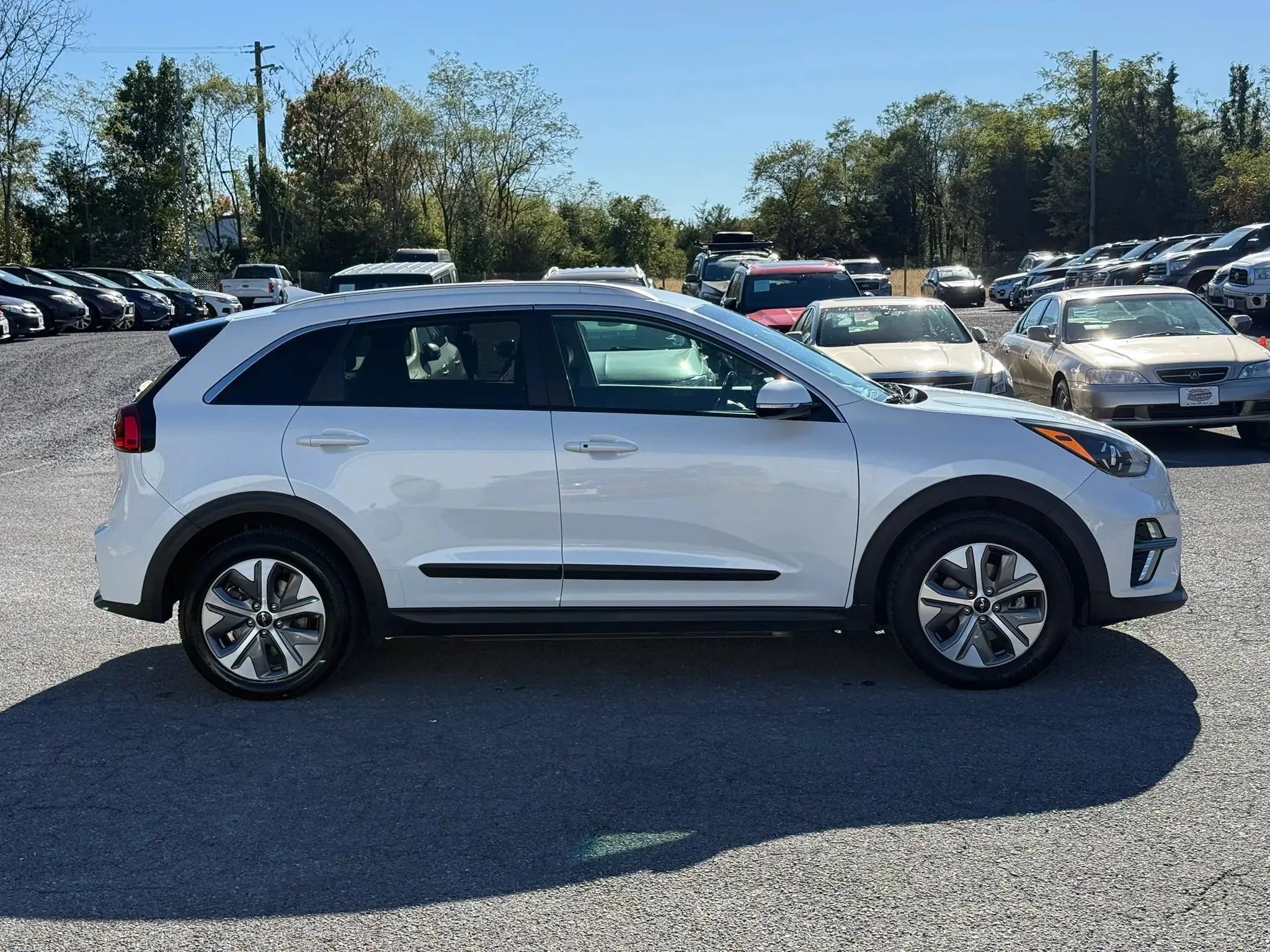 Used 2022 Kia Niro EX w/ Cold Weather Package FWD image 6