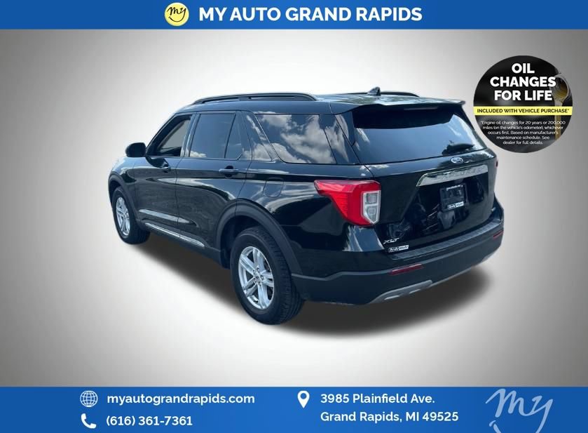 Used 2020 Ford Explorer XLT w/ Equipment Group 202A AWD/4WD image 4