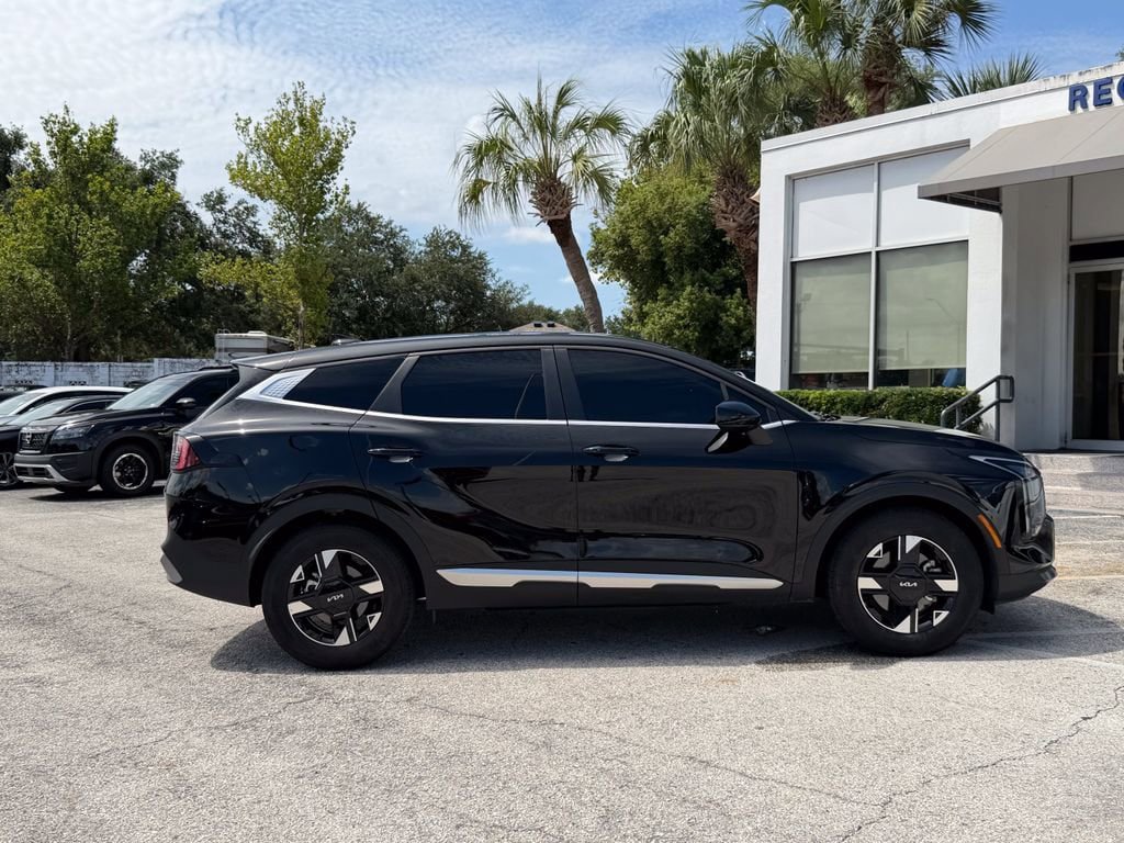 Certified 2026 Kia Sportage LX FWD image 4