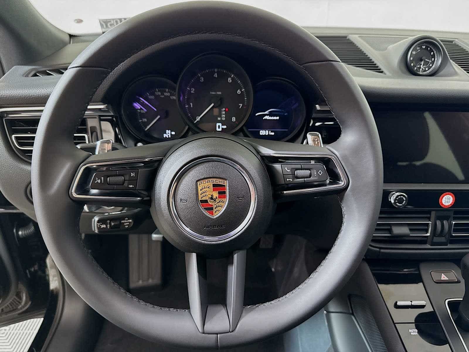 New 2025 Porsche Macan AWD/4WD image 40