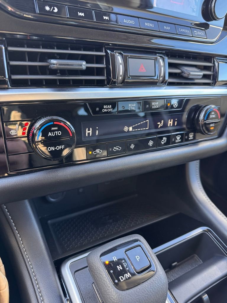 Used 2025 Nissan Pathfinder SL image 23