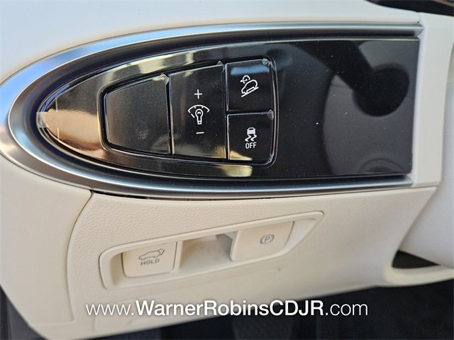 Used 2025 Genesis Electrified GV70 w/ Prestige Package image 29