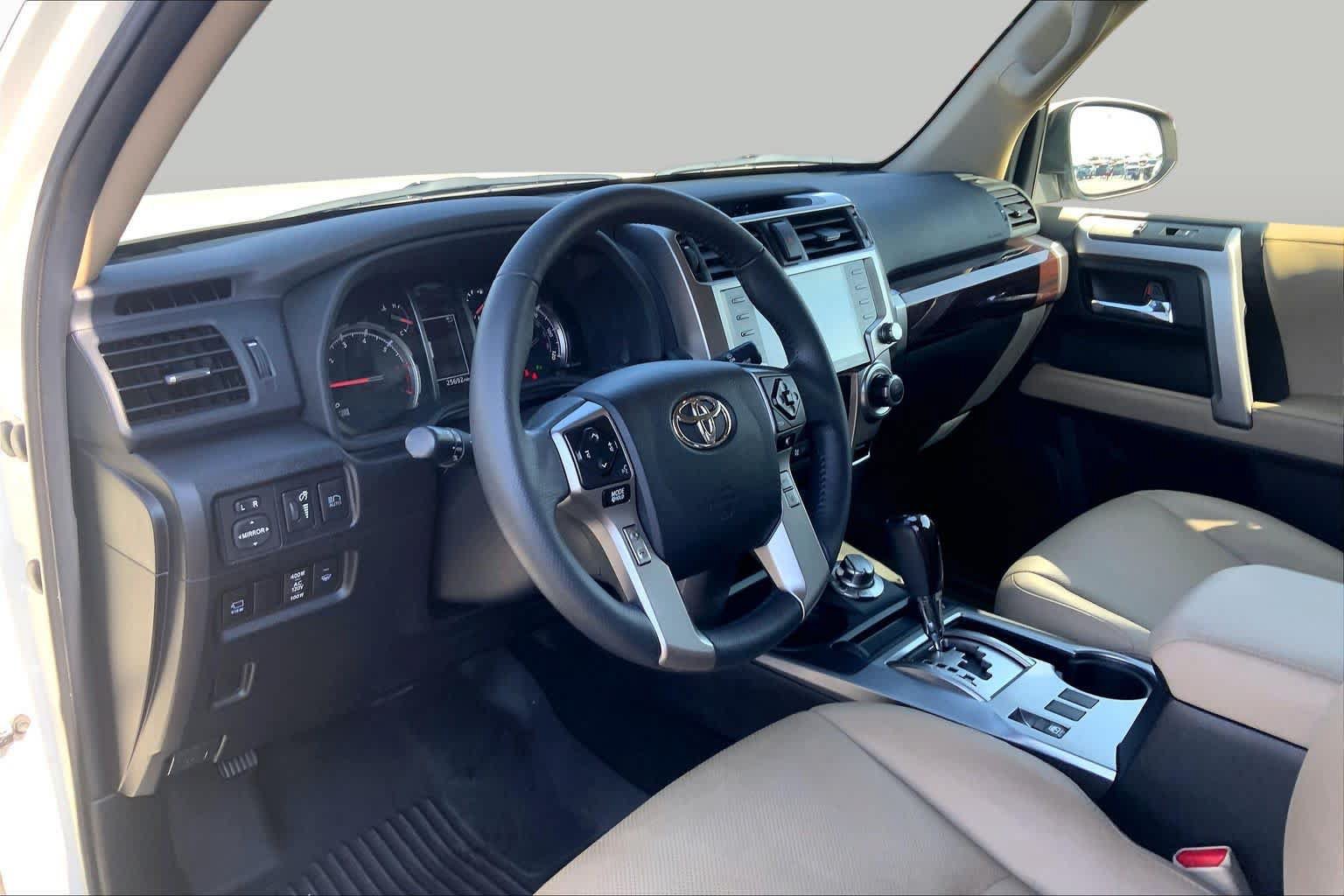 Used 2022 Toyota 4Runner Limited AWD/4WD image 18