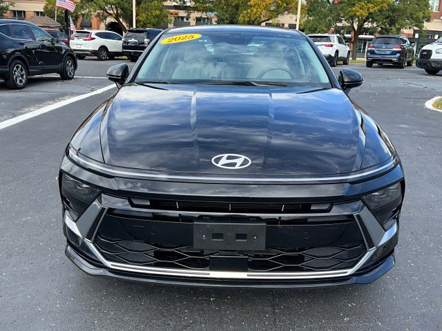 Used 2025 Hyundai Sonata SEL FWD image 2